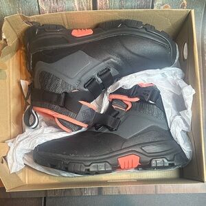 NWT Cold weather/waterproof Muck boots